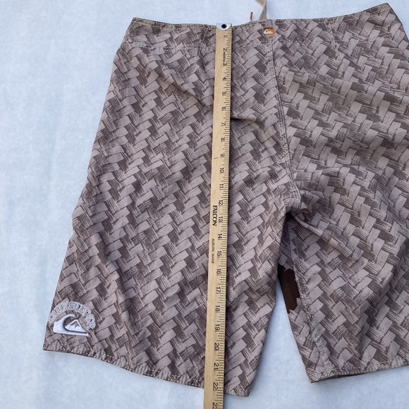 Quicksilver Swim Trunks Mens 34 Tan Floral Hawaiian Stretch Bathing Suit Pool - Picture 8 of 10